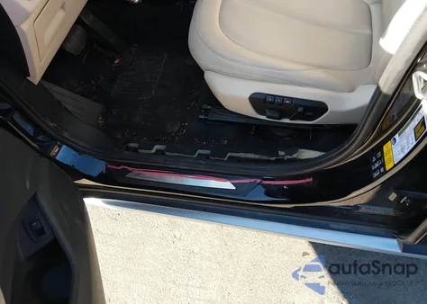 2018 BMW X1 xDrive28I z USA, uszkodzony, nr VIN WBXHT3C33J5K30558